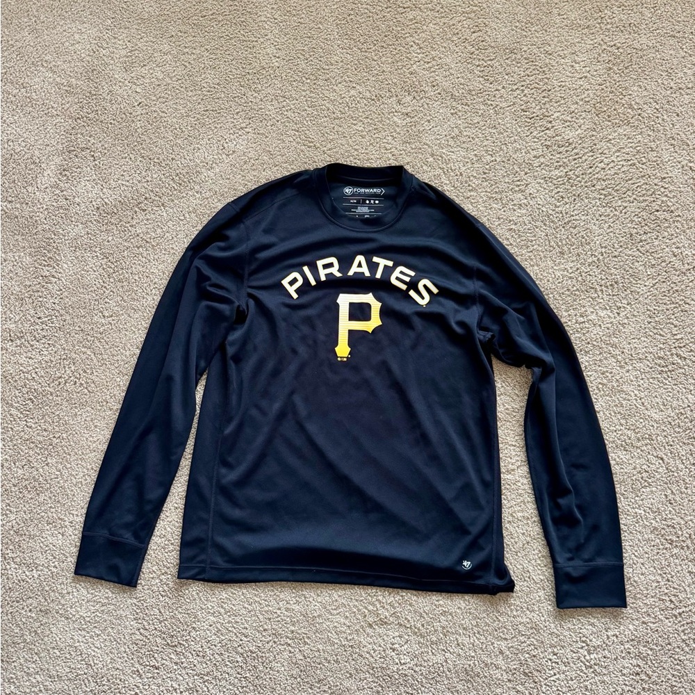 Pittsburgh Pirates Men’s Black Long Sleeve Tee with Yellow P Logo Size M